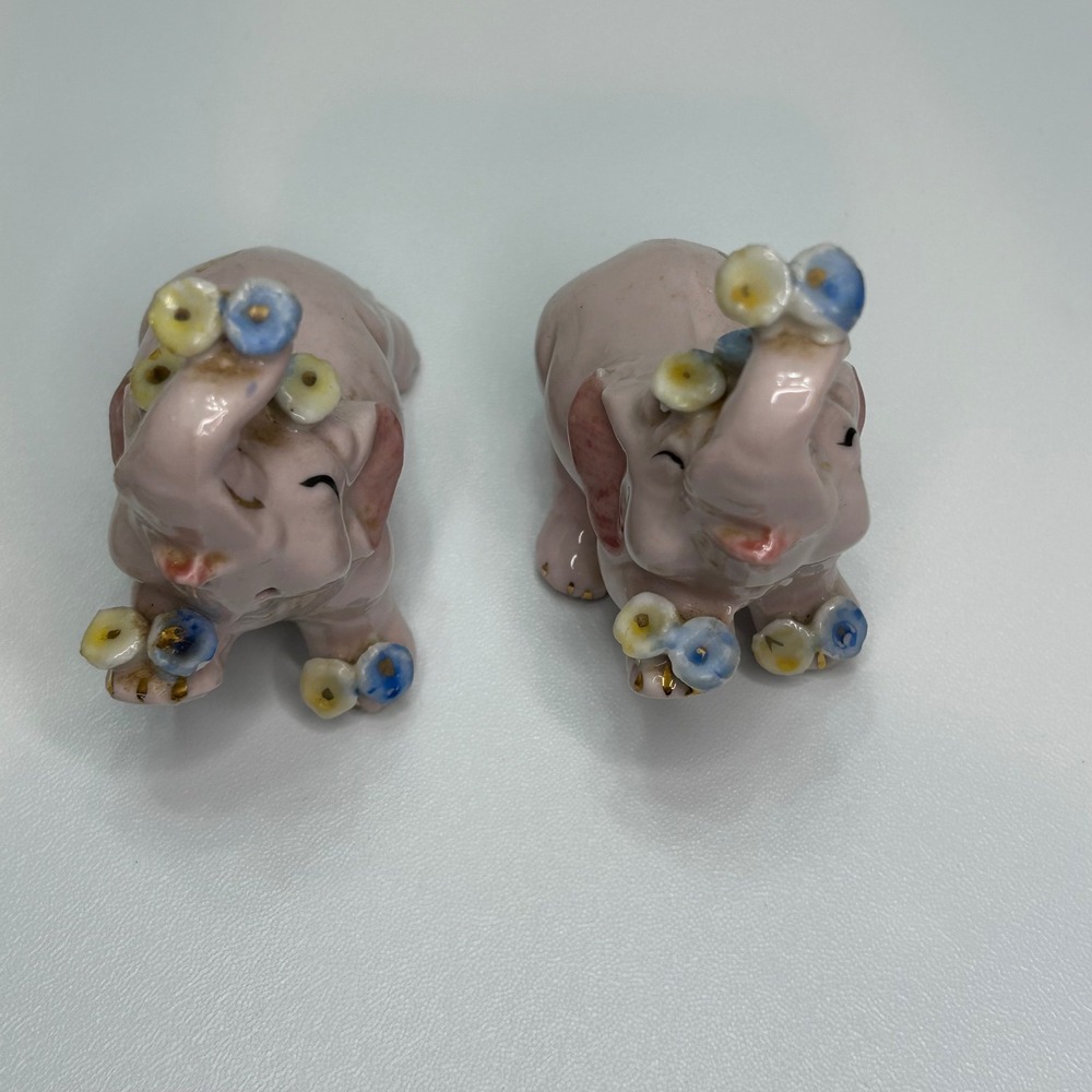 Vintage Pink Elephant Salt and Pepper Shakers Japan Ceramic Floral Gold Trim - Picture 5 of 11